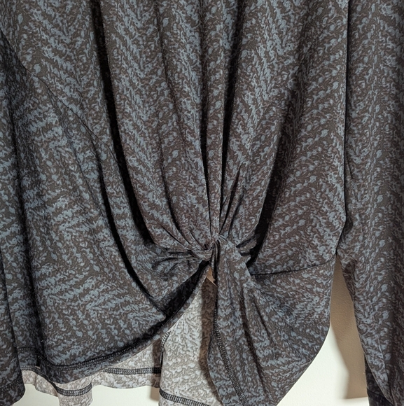 Simply Vera Vera Wang Charcoal Patterned Twist Front Long Sleeve Top Women's‎ XL - Picture 2 of 7